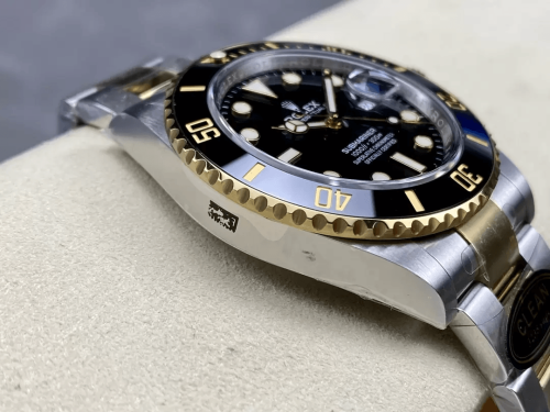 클린공장 롤렉스 신형 서브마리너 데이트 검판 콤비 41mm 126613 LB