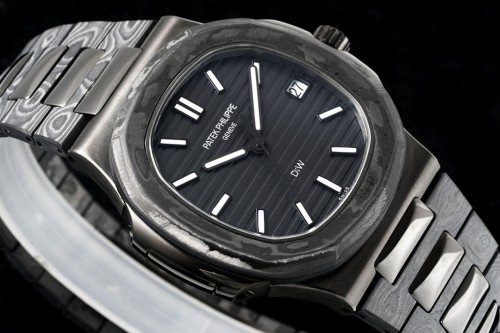 DIW공장 파텍필립 노틸러스 블랙 다이얼 카본 커스텀 40mm 5711