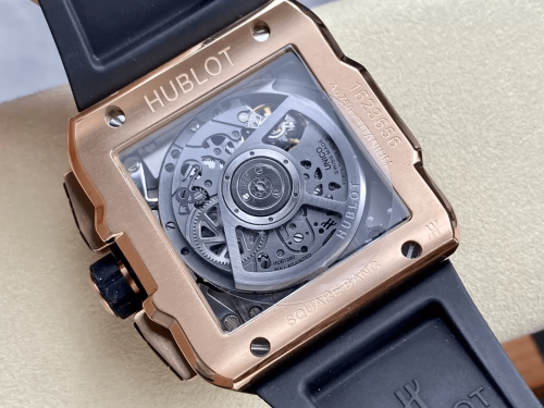 BBF공장 위블로 스퀘어뱅 유니코 티타늄 로골 블랙 베젤 42mm 821.NM.0170.RX