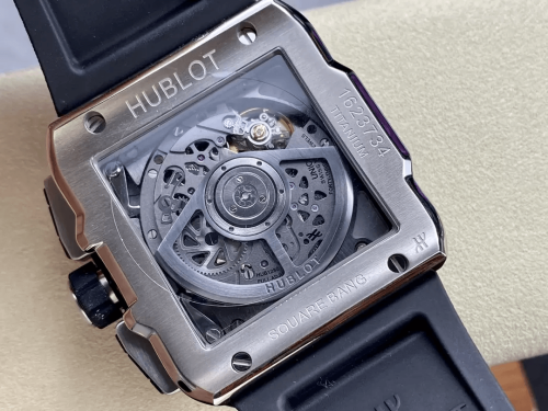 BBF공장 위블로 스퀘어뱅 유니코 티타늄 스틸 베젤 42mm 821.NM.0170.RX
