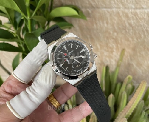 GR공장 바쉐론콘스탄틴 오버시즈 듀얼 타임 41mm 블랙 다이얼 블랙 러버 스트랩 7900V