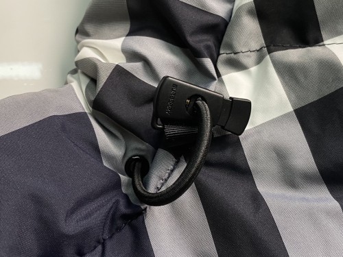 버버리 24FW 체크 퍼퍼 다운 재킷