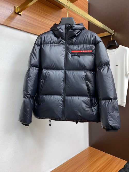프라다 24FW 레드라벨 후드 다운 패딩 블랙