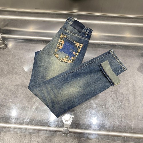 버버리 24FW 자수로고 데님 팬츠
