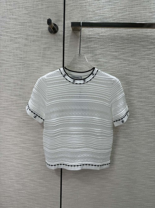 샤넬 24SS 라운드 자수로고 니트 반팔 화이트