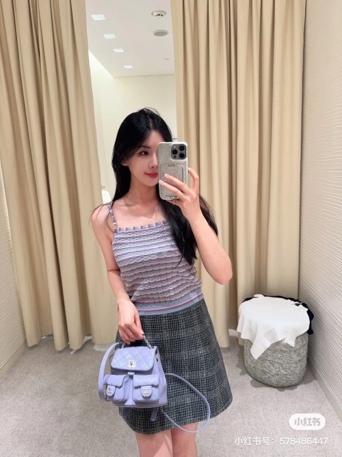 샤넬 24SS 클래식 로고 포인트 끈 나시