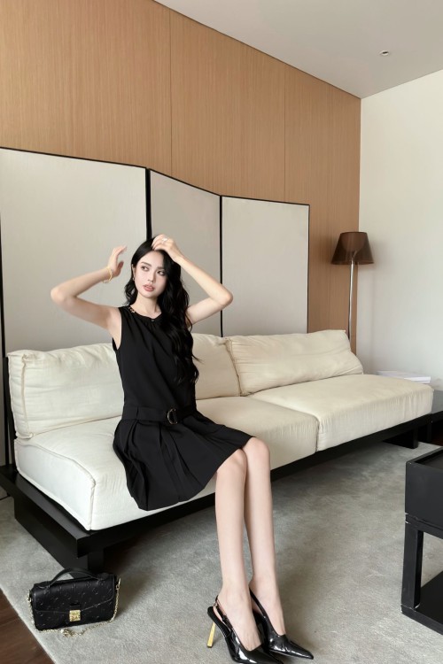 루이비통 24SS 신상 라운드 포인트 드레스 블랙