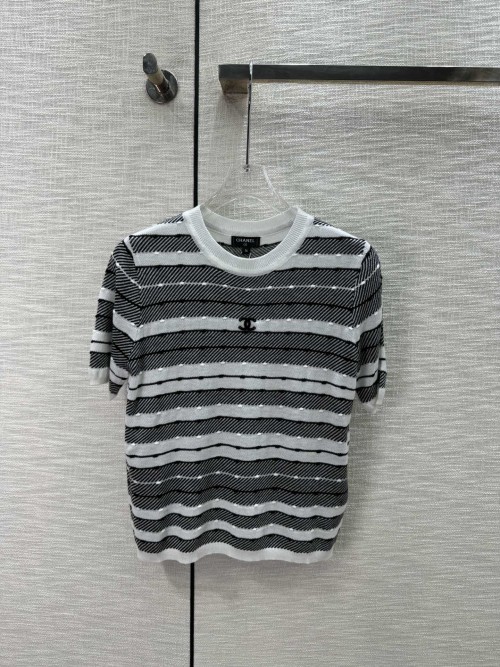 샤넬 24SS 엠보싱 라운드넥 니트 반팔