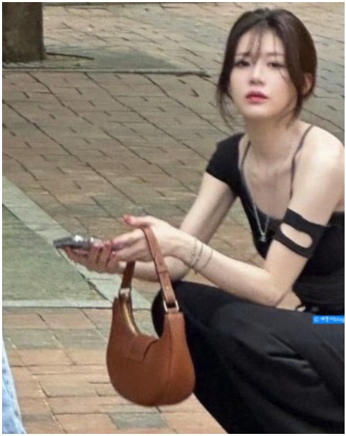 [고윤정 PICK] 셀린느 미디엄 아바 트리옹프백