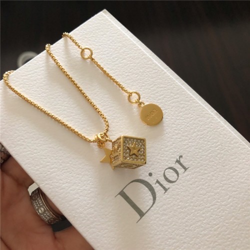 디올 목걸이 D3010